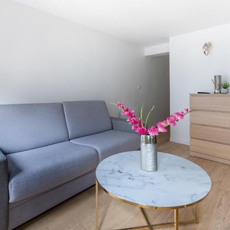 Home Suite Home Grands Boulevards - 42 Paris Bagian luar foto